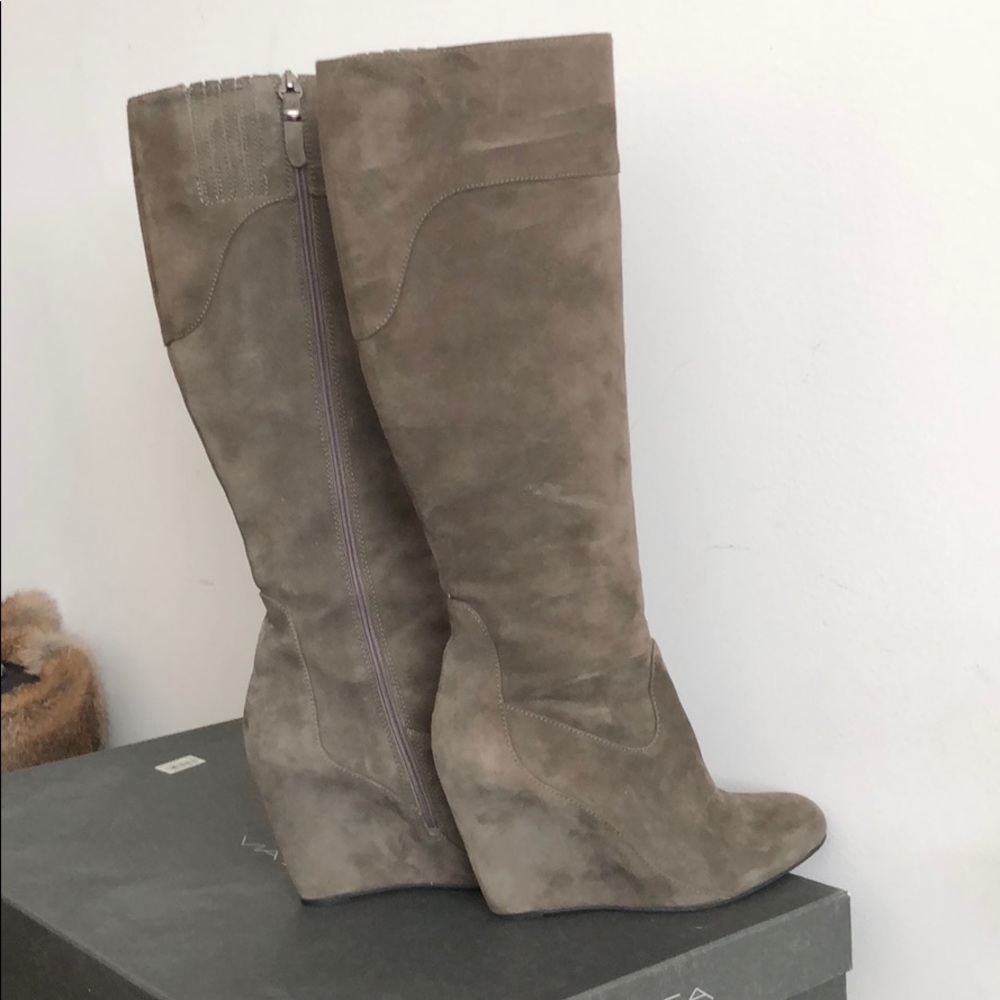 Via Spiga Wedge Suede boots